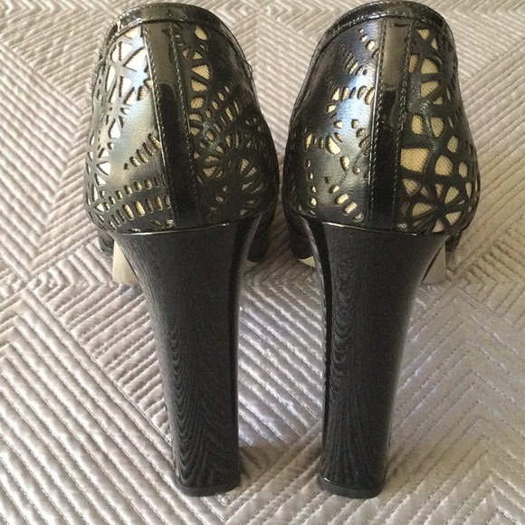 Valentino Garavani size US 8 EU 38 black leather heels - Picture 4 of 9